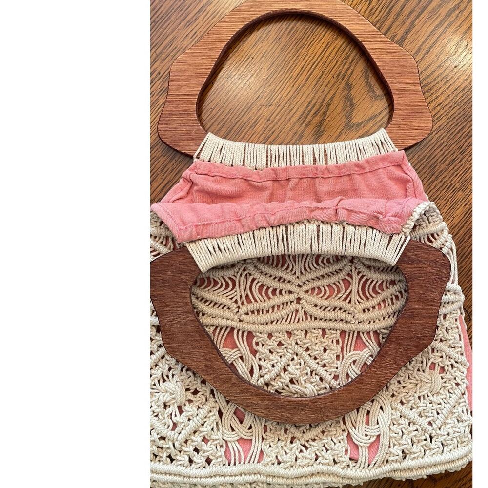 Boho Cream Woven Purse with Sculpted Wood Handles Peach Canvas Lining - Picture 3 of 7